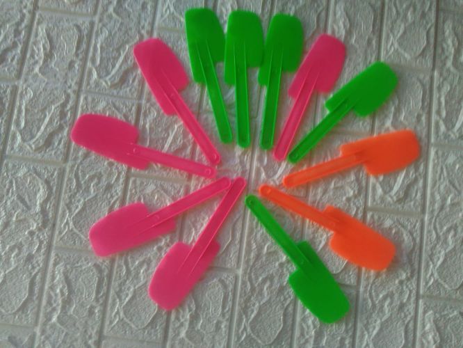 Spatulla murah warna