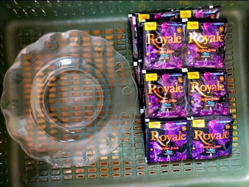 Royale pewangi pakaian