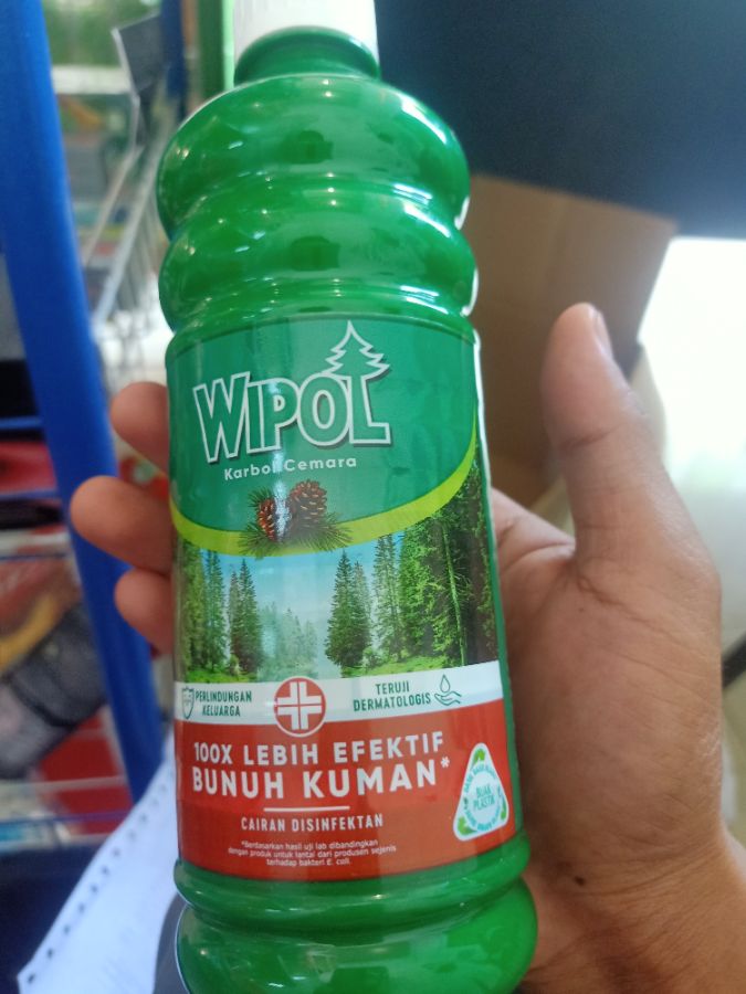 Wipol karbol Cemara netto 450 ml 6237814899696