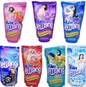 Soklin Pewangi Pakaian 780ml
