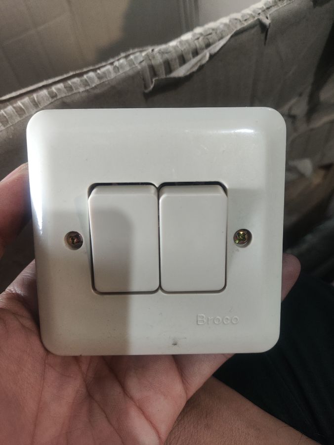SAKLAR SERIE BROCO 6622U