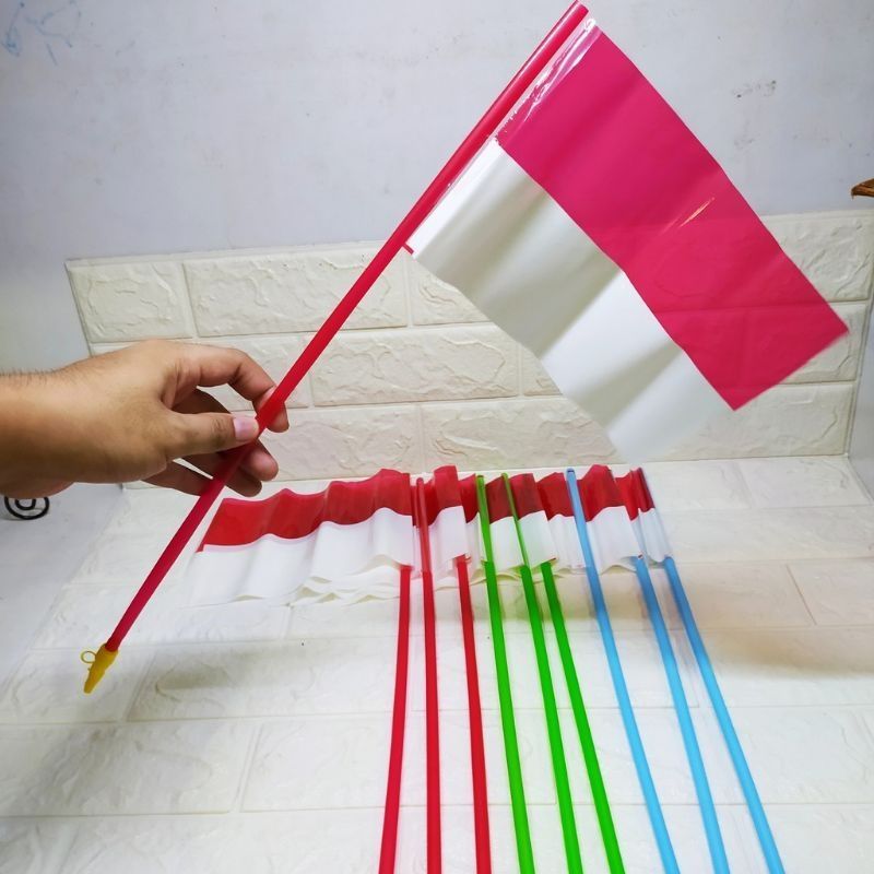 BENDERA PLASTIK GENGGAM
