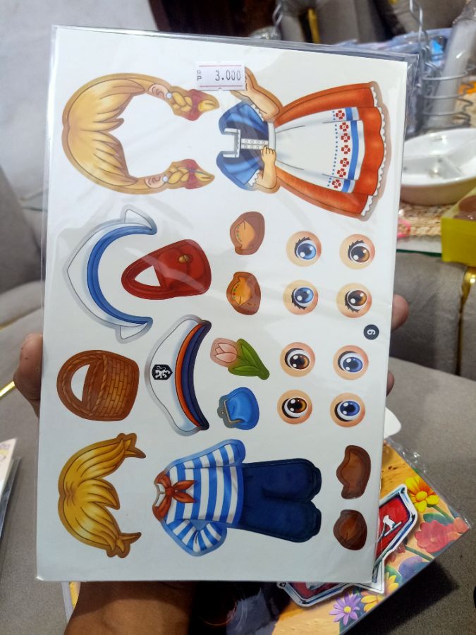 STIKER DRESS UP