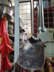 Serok wajan aluminium besar 