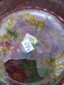 Piring kaca motif bunga merah 