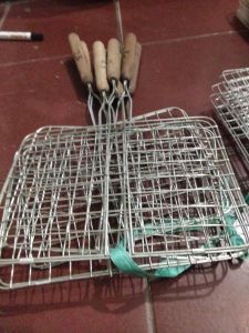 Pembakaran ikan GG kayu kecil 