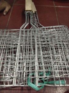 Pembakaran ikan GG kayu sedang 