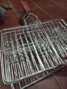 Pembakaran ikan GG kayu besar 