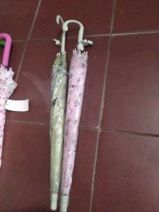 Payung anak-anak kecil