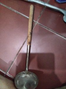 Sendok sayur besi panjang 