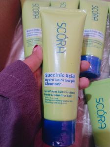 Scora succinic Acid hydra calm low pH cleanser  