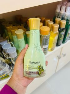 Herborist Olive Oil + Collagen (Minyak Zaitun dengan Collagen). 