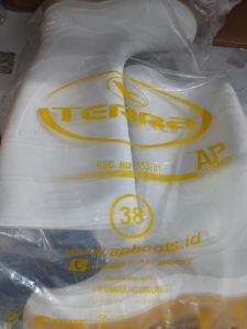 SEPATU TERA PUTIH SIZE 38