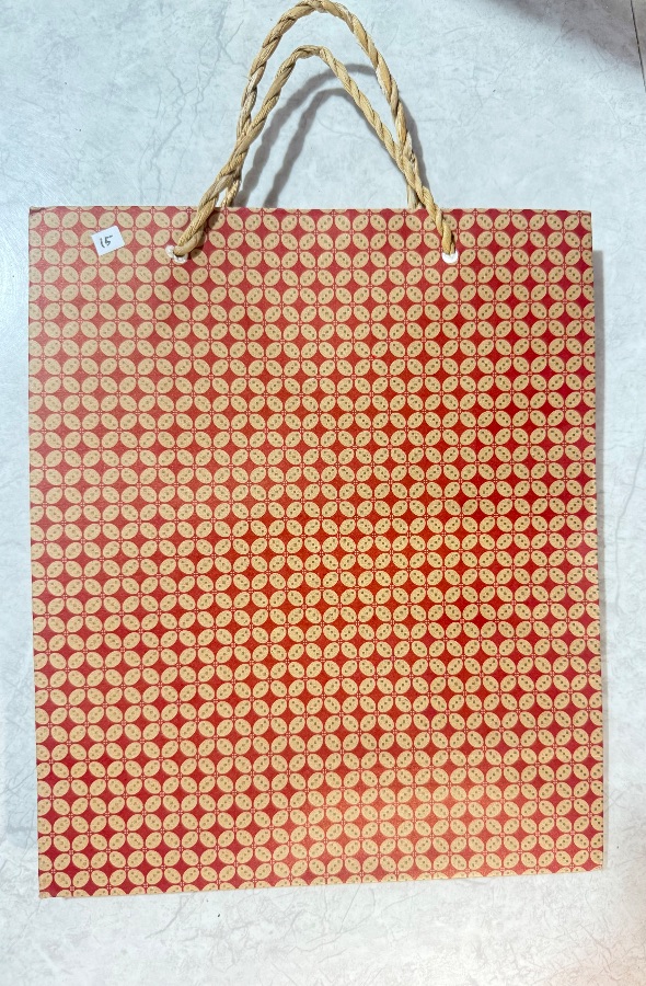 Paper Bag motif Daun