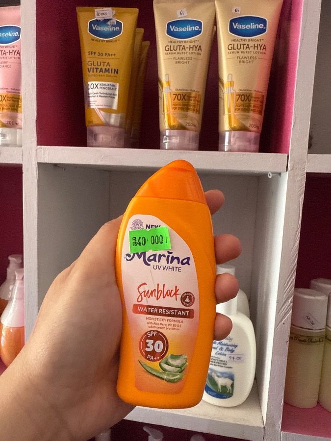 Marina UV white Sunblock