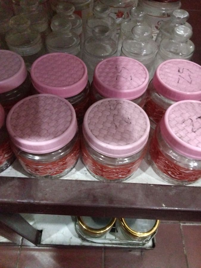 Toples kaca KIG