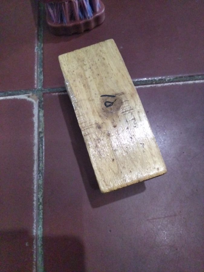 Sikat baju kayu enter T414