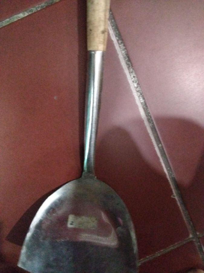 Sendok wajan stenliess sedang 