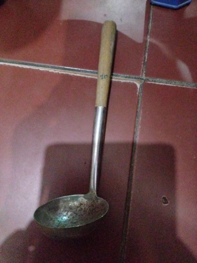 Sendok sayur besi GG kayu pendek 