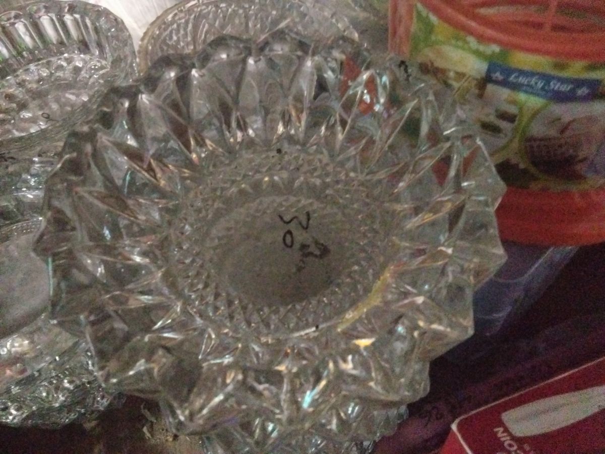 Asbak kaca motif terate 