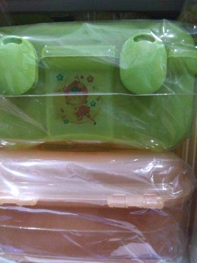 Tempat bekal Xenia bx 121