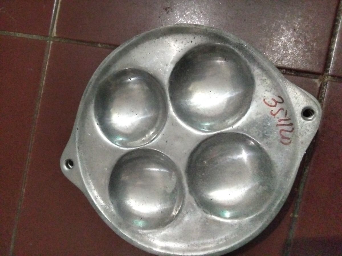 Cetakan teran bulan mini 4 buah