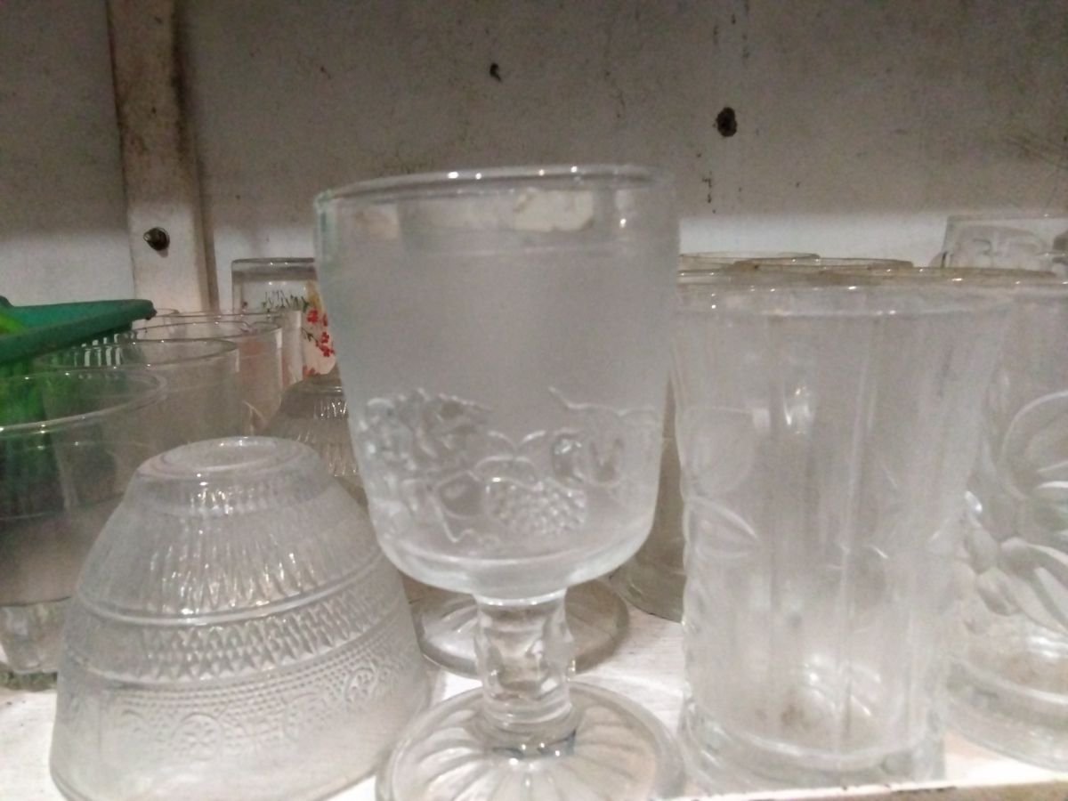 Gelas kaki kaca motif bening 