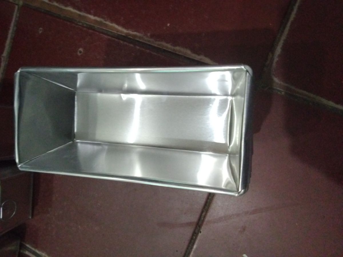 Cetakan bronis aluminium sedang 
