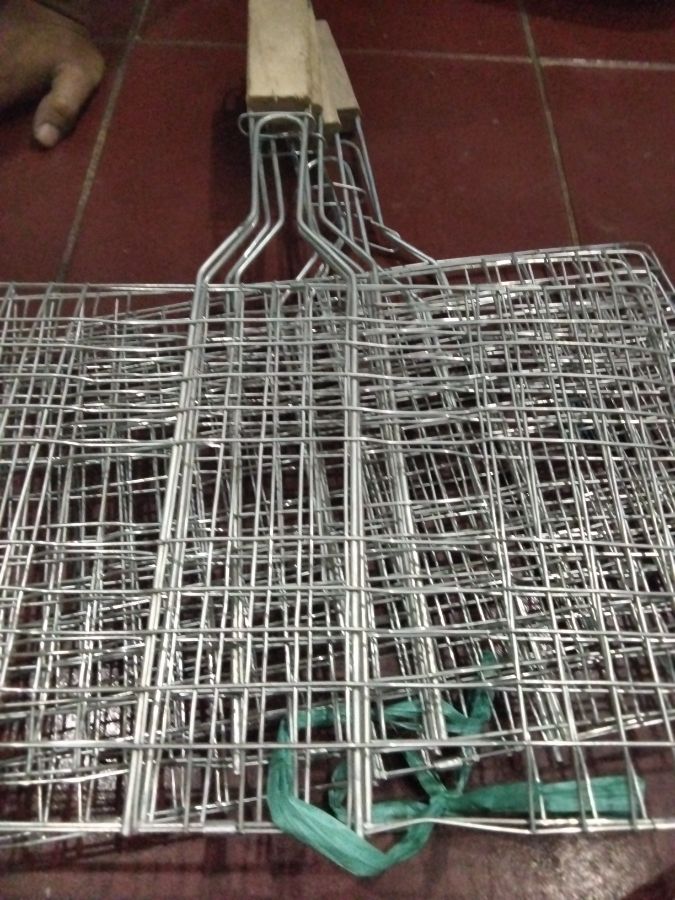 Pembakaran ikan GG kayu sedang 