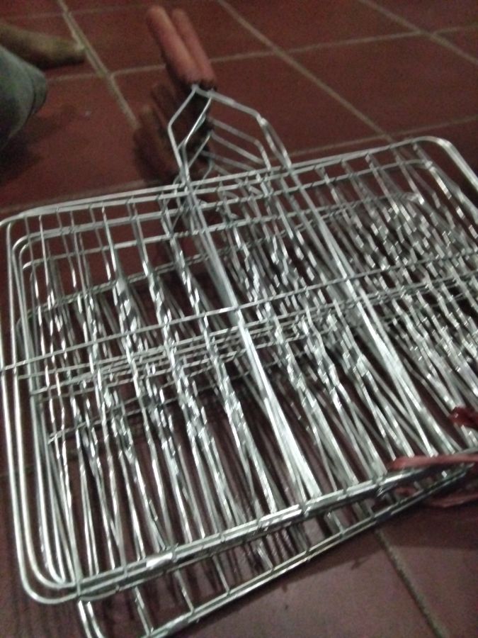 Pembakaran ikan GG kayu besar 