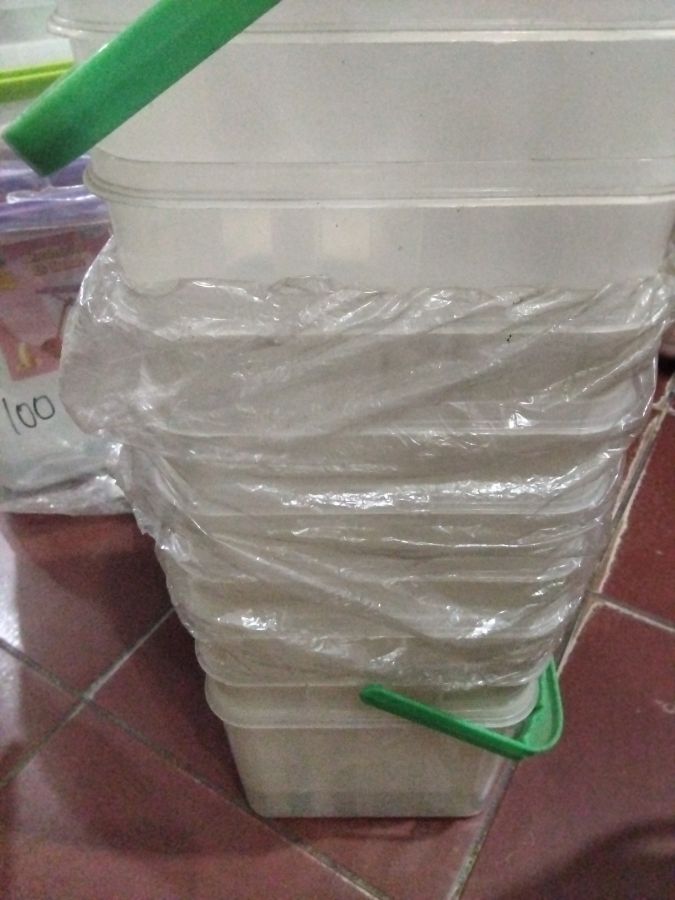 Toples plastik kotak grandia 