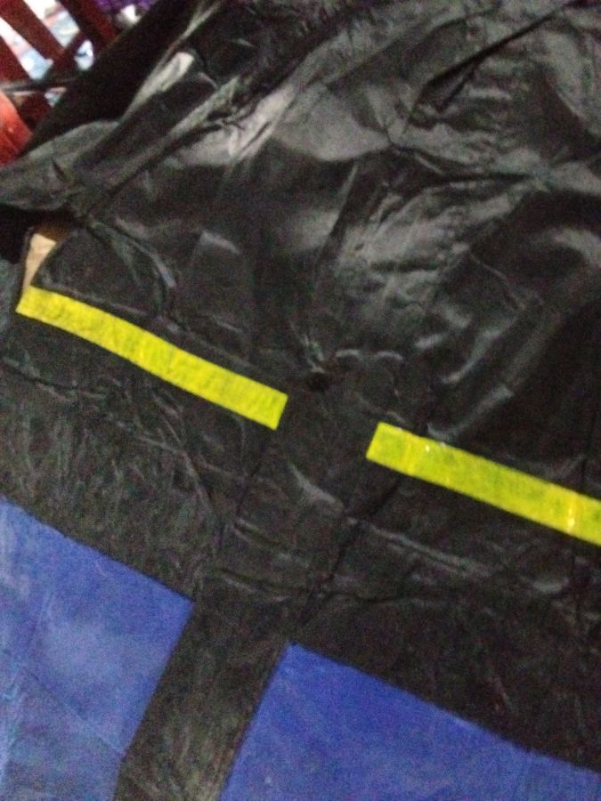 Mantel hitam biru 
