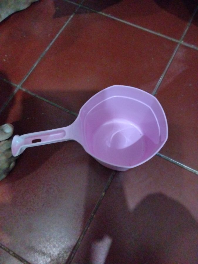 Gayung bulat segi enam singa 