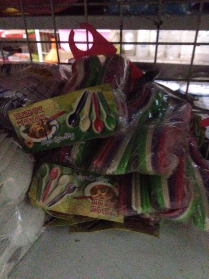 Sendok makan plastik hing Quality 
