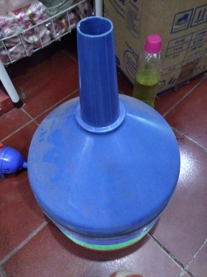 Corong plastik UK 30 cm
