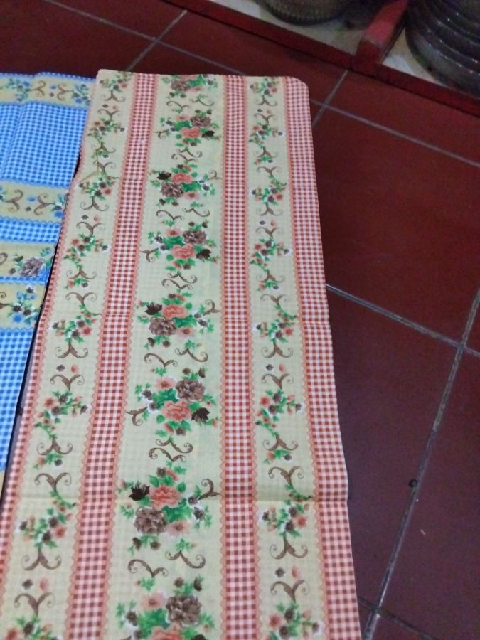 Sarung bantal guling 