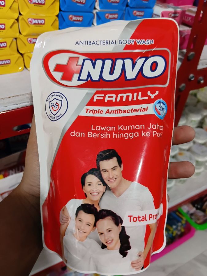 Nuvo F Body Wash Total Pouch 400ml