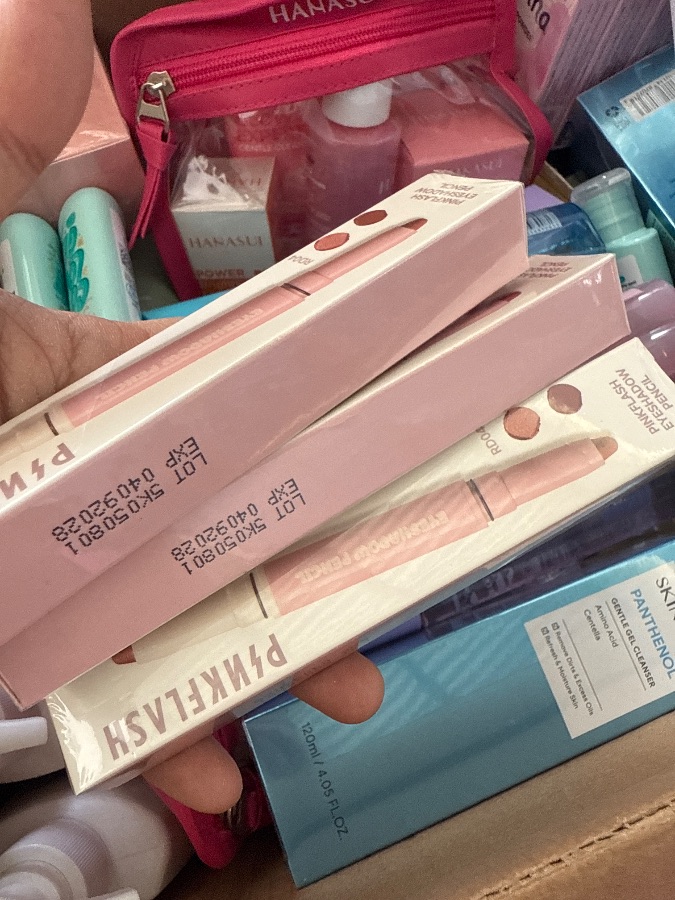 Pinkflash eyeshadow pencil