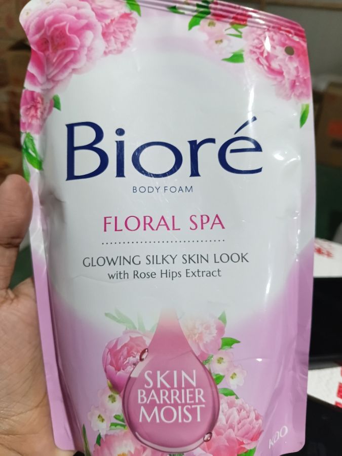 BIORE BODY FOAM FLORAL 400ML