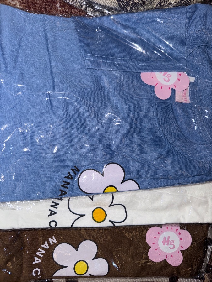 Kaos Hugois Bunga 