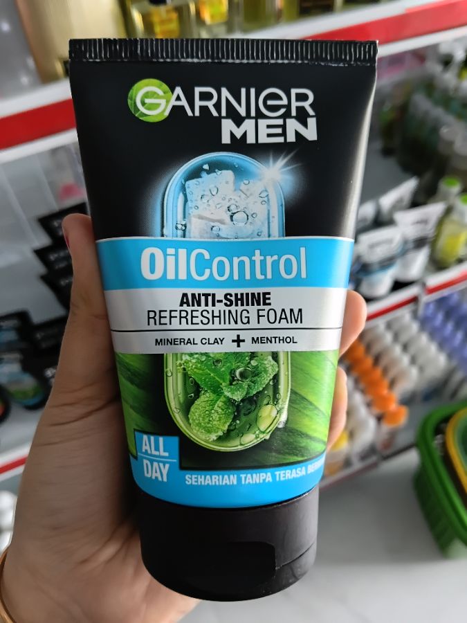GARNIER MAN OIL CONTROL FOAM  100ML