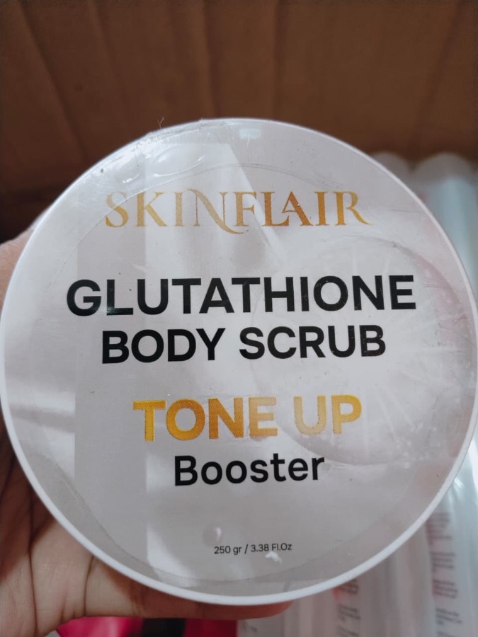Skinflair glutation body scrub tone up booster 250g