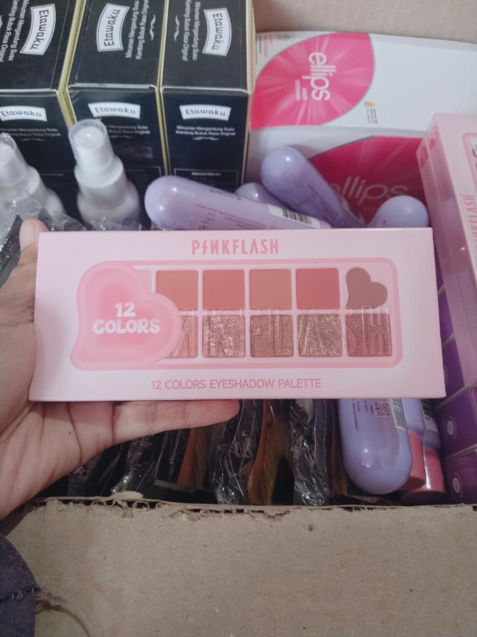 Pinkflash 12 colours Eyeshadow pallete