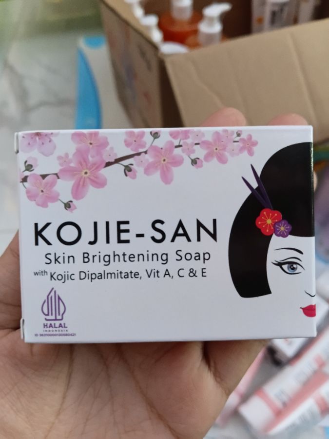KOJIE SAN KOJIC DIPALMITATE,VIT A,C&E 65g