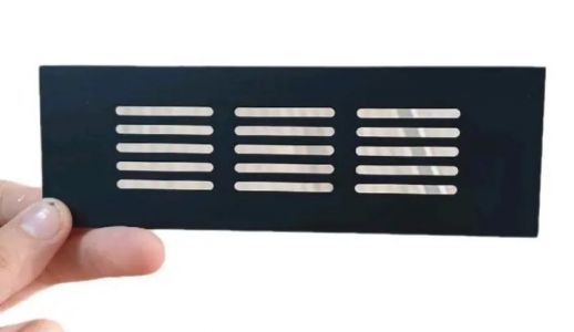 Ventilasi lobang angin  kolong kompor hitam