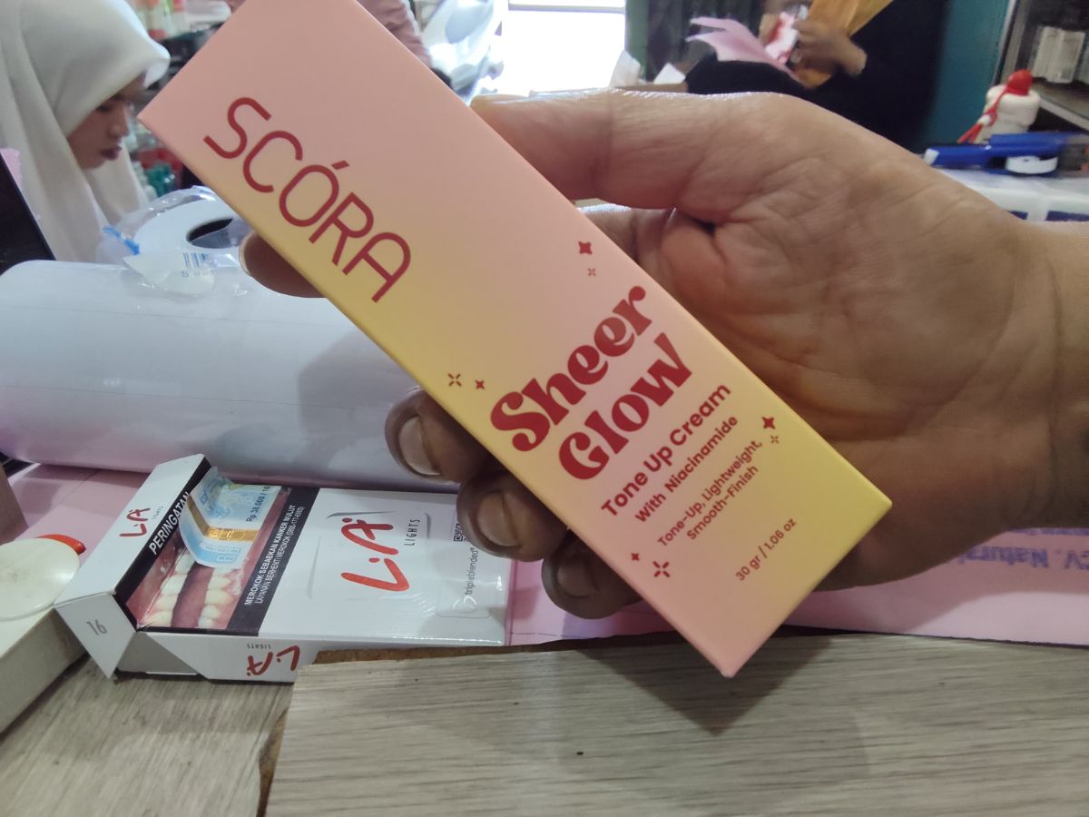 Scora tone up cream