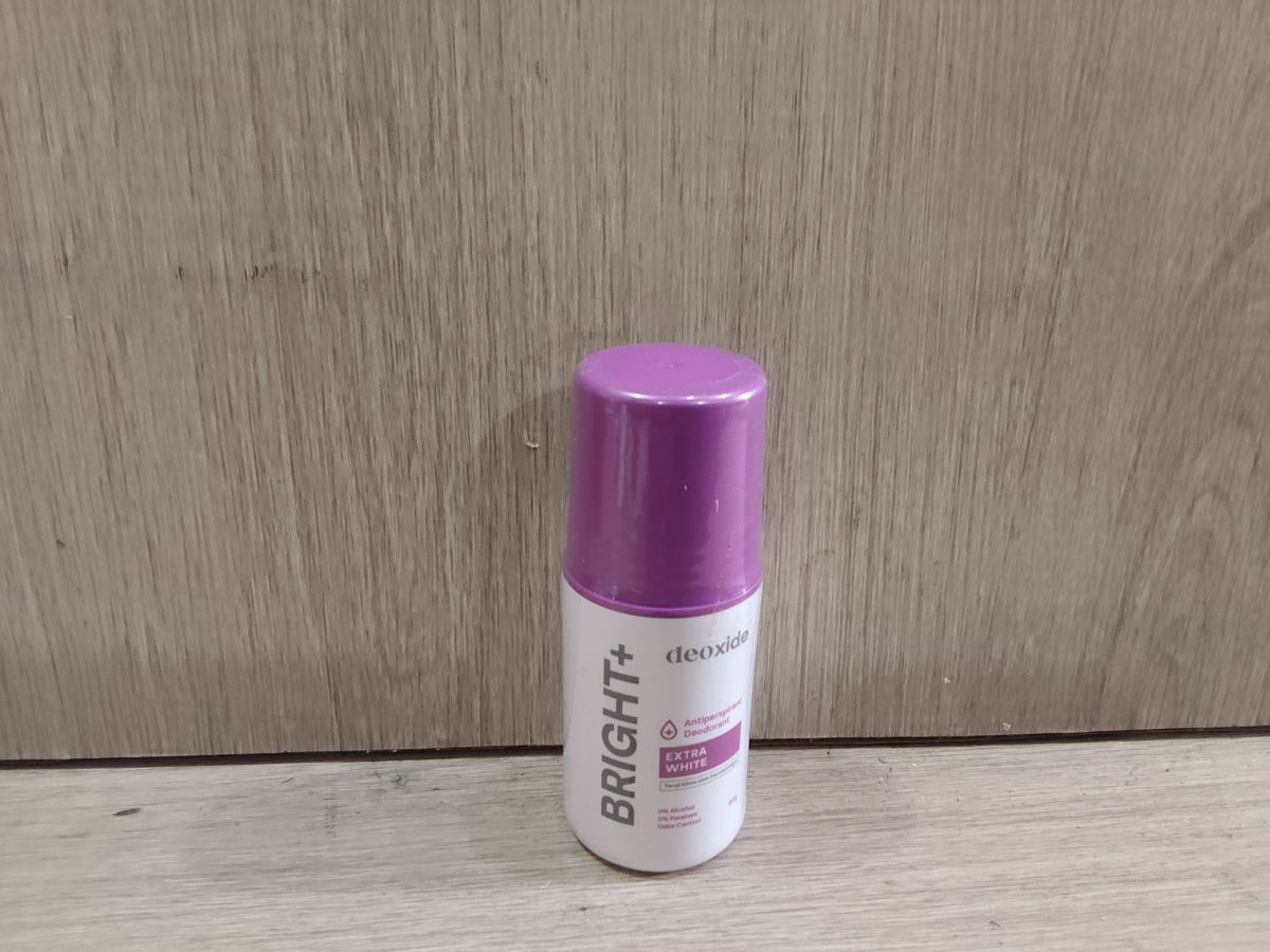 Deoxide extra white roll on