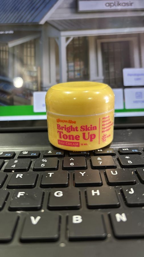 Gloowbe bright skin tone up