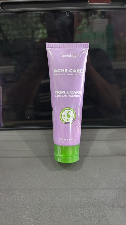Facetology acne calm cleanser 100