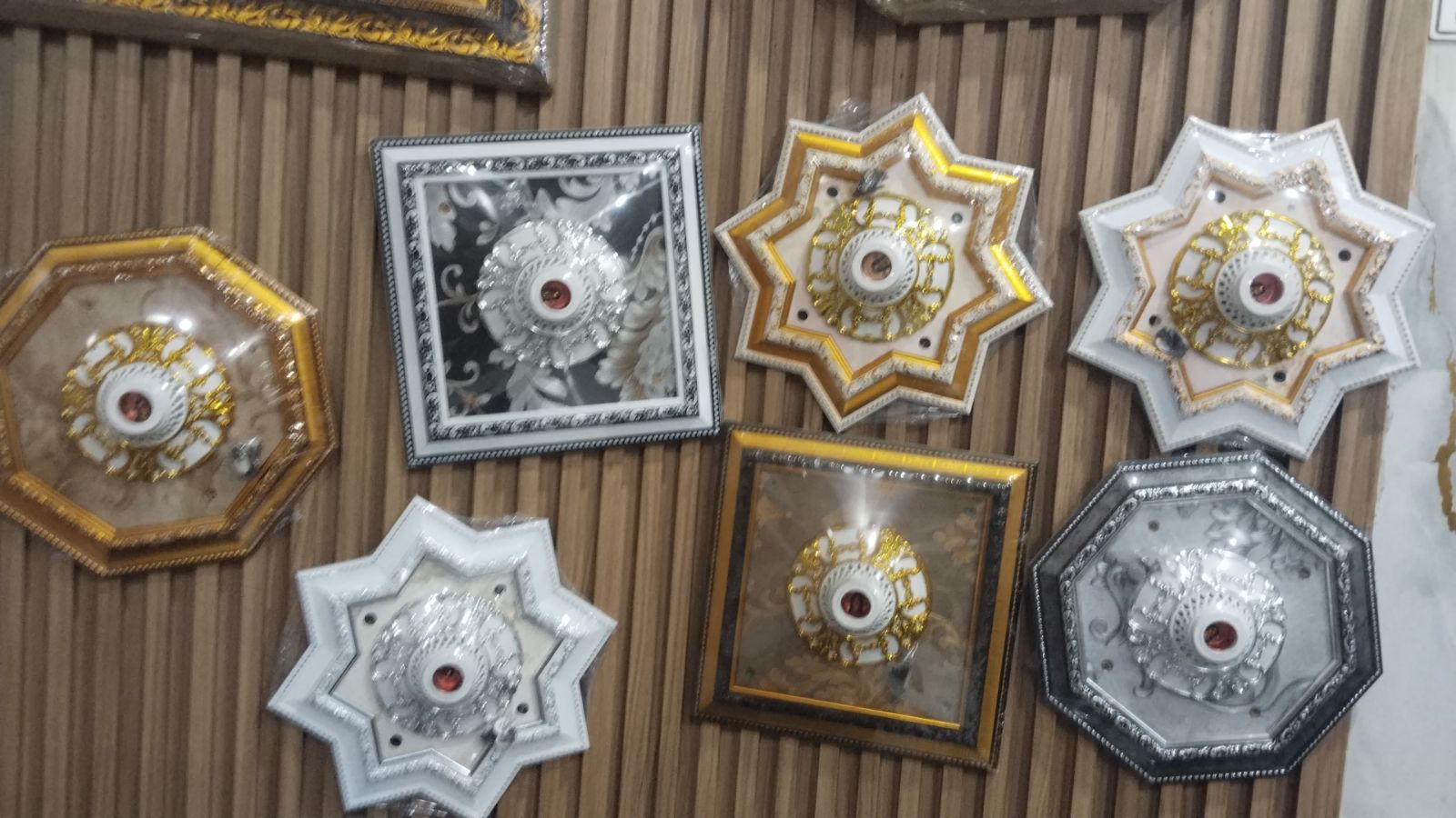 Ornamen 30*30 pkl